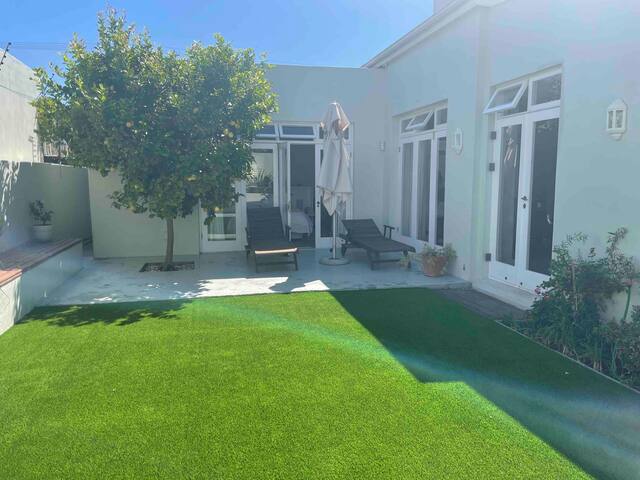 Victorian Contemporary Cottage gallery image 3