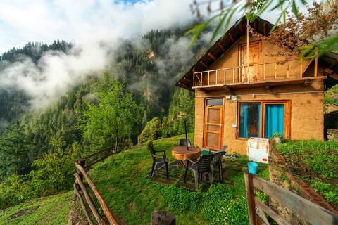 Bastiat Stays| Whispering Pines Cottages| Cabin |