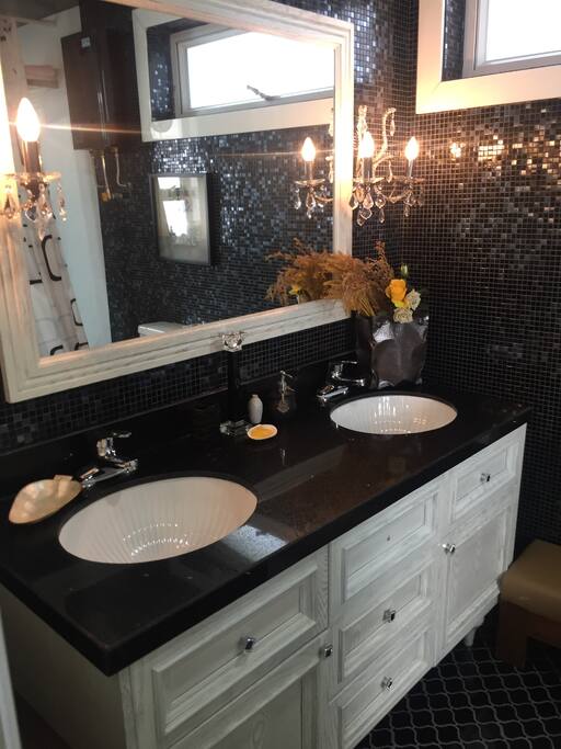 Elegant ensuite bathroom
