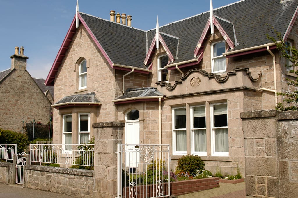 Period Victorian house in centre of town