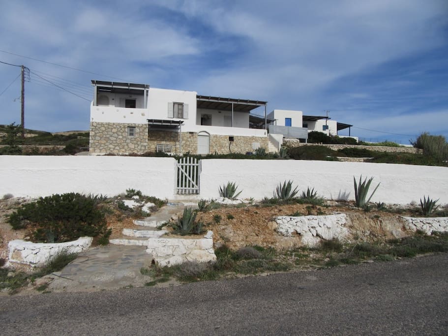 A general vew of our houses where you can stay. They are situated in the best part of Stavros village( main village of Donoussa), in a crossroad between kedros and stavros beach and opposite the bus station which can tranfer you in the whole island. What is make our guest houses unique is the magnificient sea, sunset and village vew! Enjoy your stay!