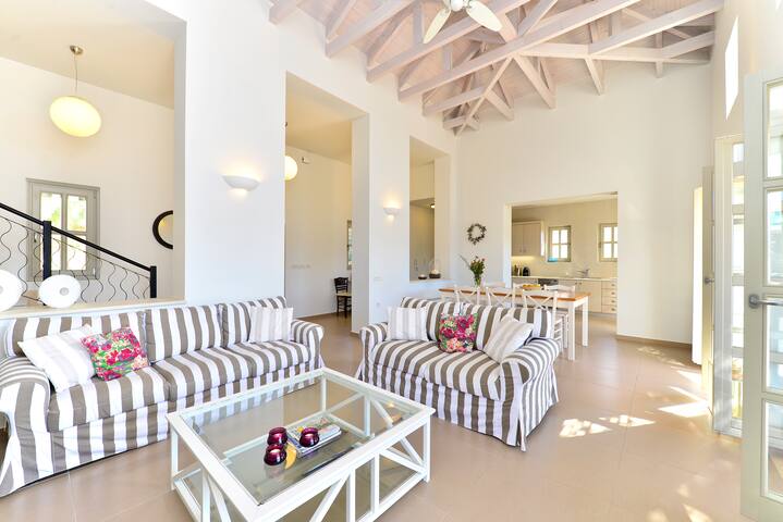 Keronia Villa, cozy villa with private pool gallery image 5