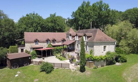 Hamlet of gites sleeps 40