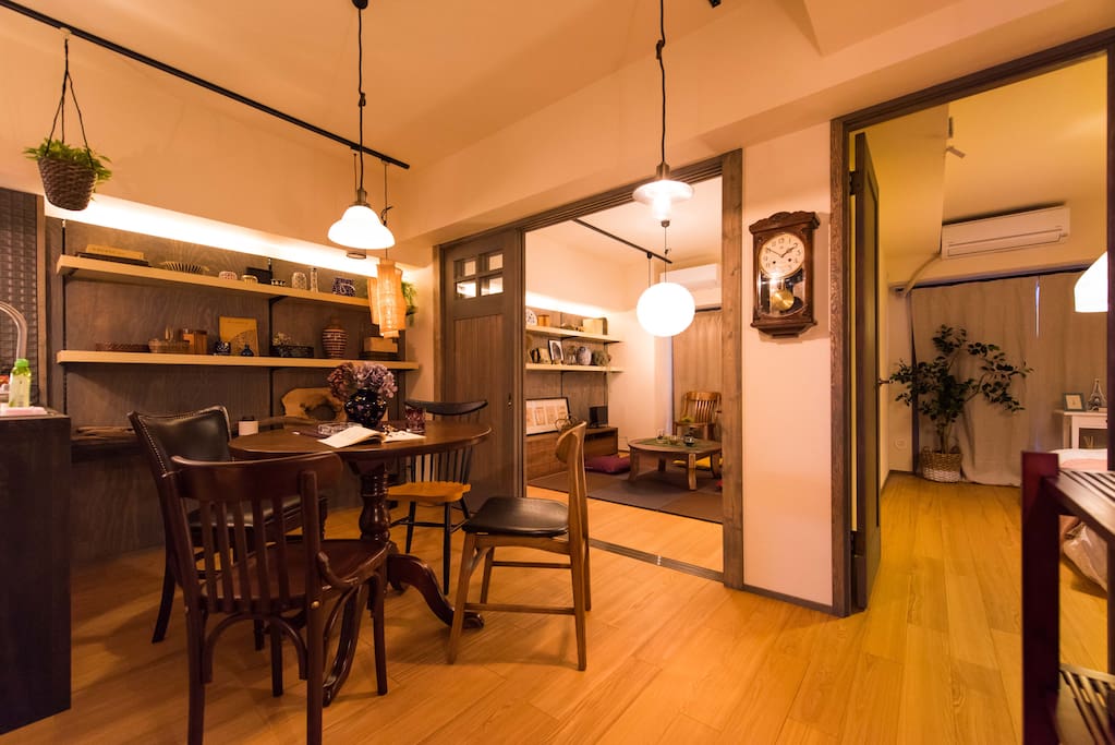 Big living room and make you feel at home. 大客厅,让您感觉到宾至如归。