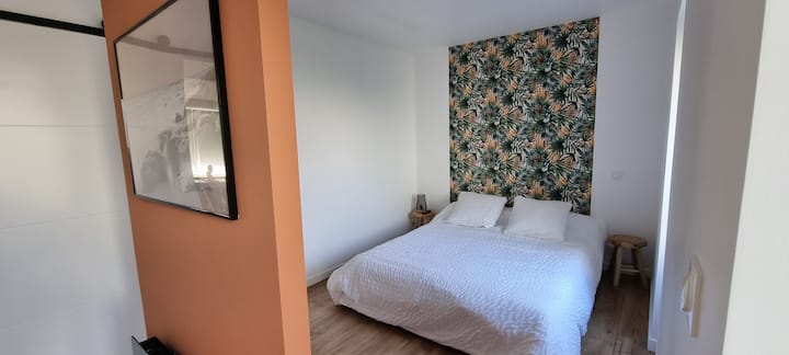 חדר עם מיטה 160×200