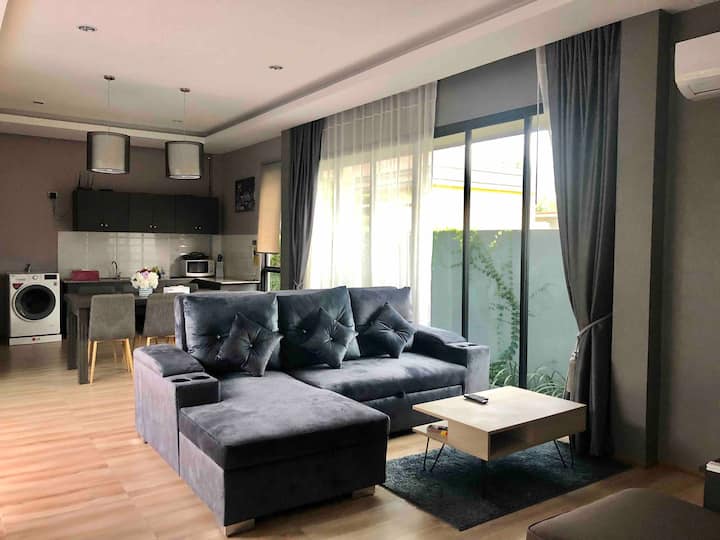 ספה נפתחת בסלון 