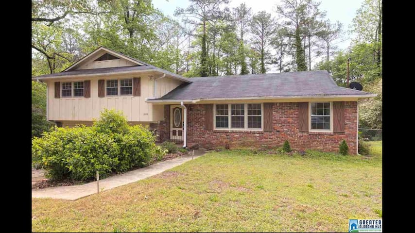 Cozy Home in Bham ‘burbs