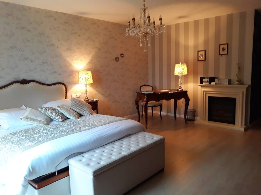Chambre Royale avec Jacuzzi privé