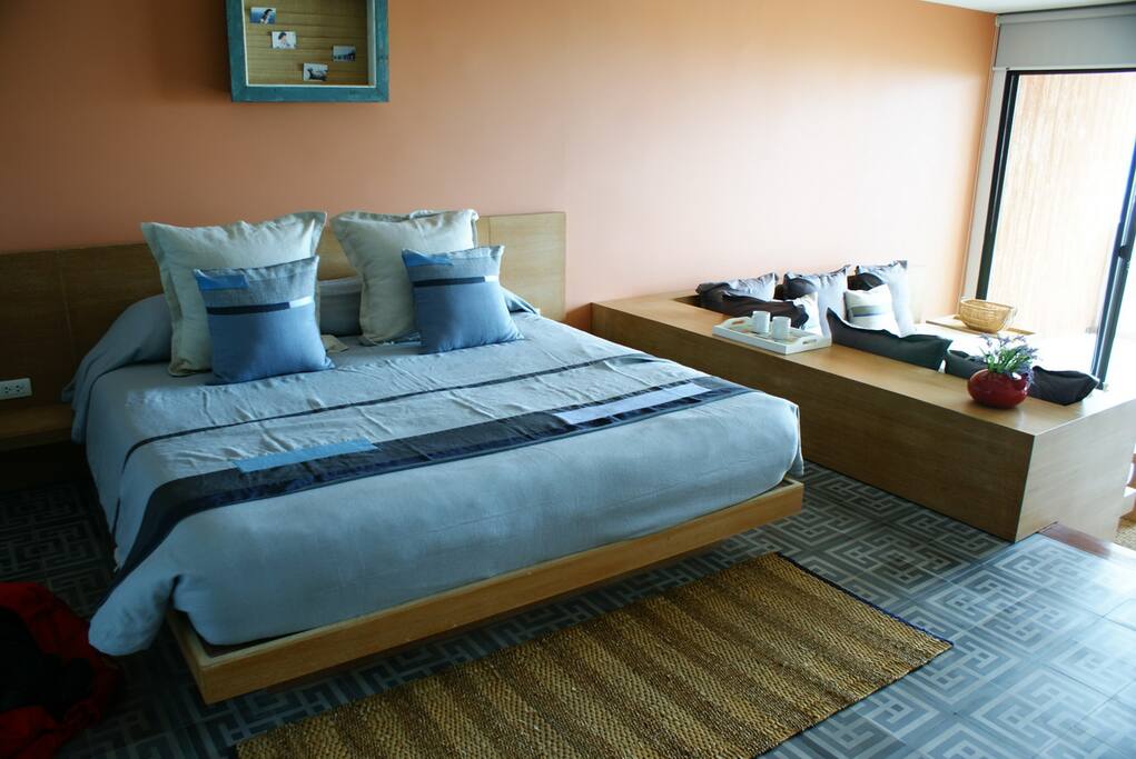 in the room (morning)
