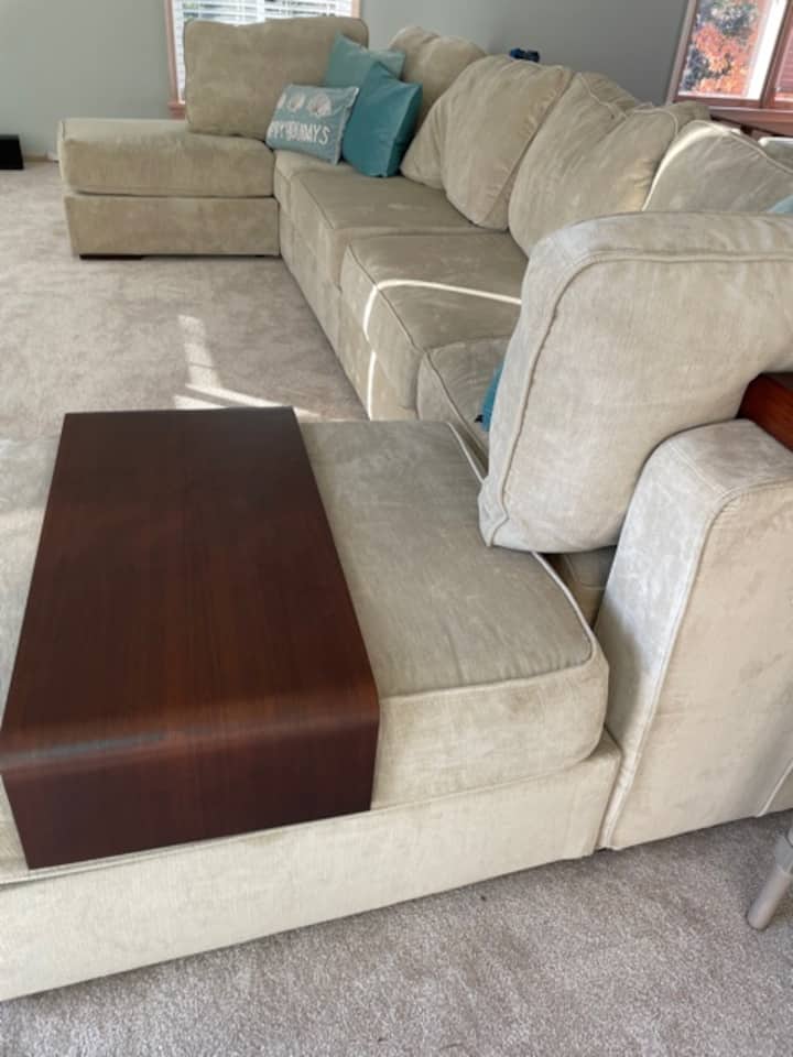 ספה מרווחת למנוחה עם הקבוצה שלכם (הופכת גם למיטה מלאה)