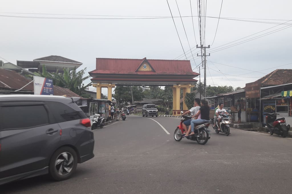 Simpang Jl. Raya Pasir Padi (Pasir Padi Street Gate)
