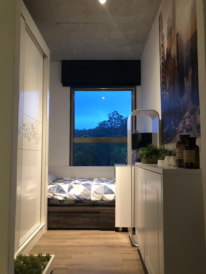 Stanza compatta con
base del materasso tatami: profondità della schiuma 25