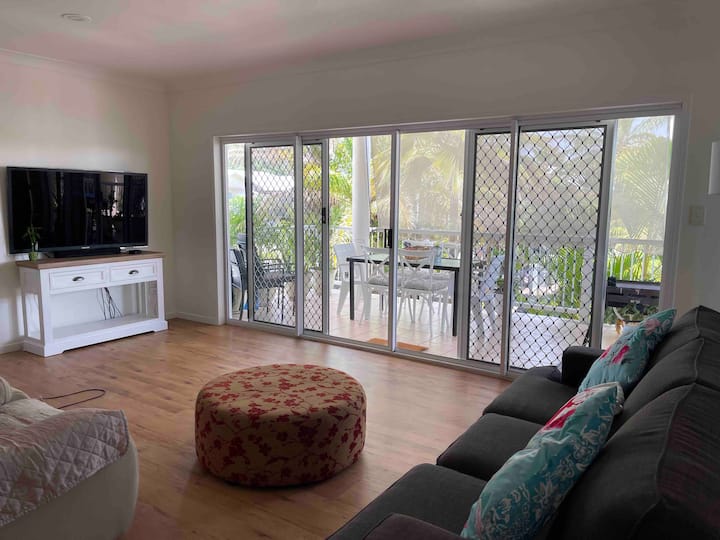 Airlie Homely Retreat -3 Bedrooms + 2 Bathrm - Whitsundays
