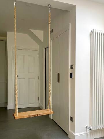 Family house with indoor swing Clapham/Brixton gallery image 2