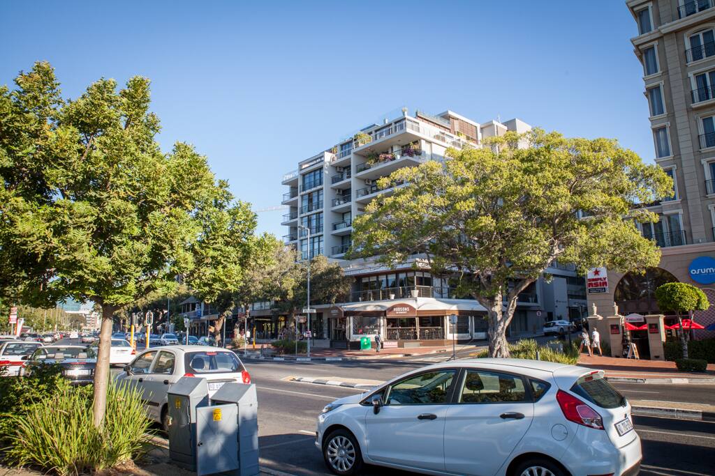 Shops, restaurants and bars