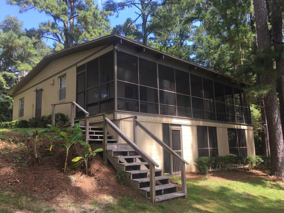 Lake Talquin Waterfront Home with Fishing Dock Cottages for Rent in Quincy, Florida, United States