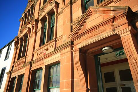 Sea view Historical Library in Anstruther
