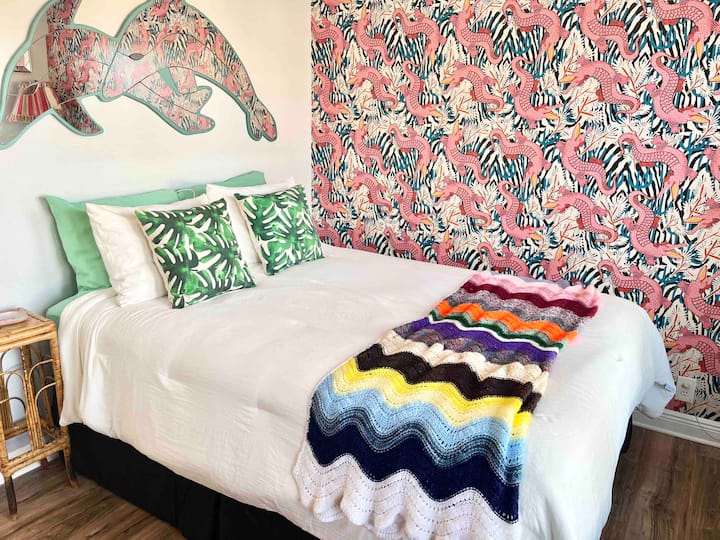 ห้องในป่าห้อง

นอนที่สองพร้อมเตียงควีนไซส์และสมาร์ททีวี