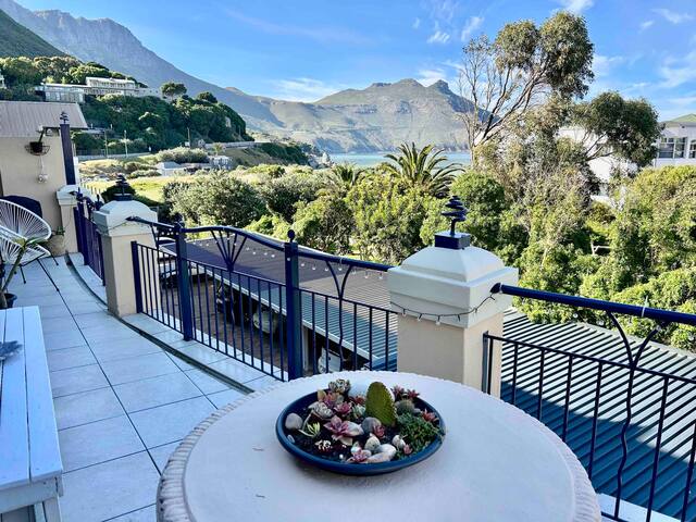 Mermaids Rest on the Beachfront gallery image 3