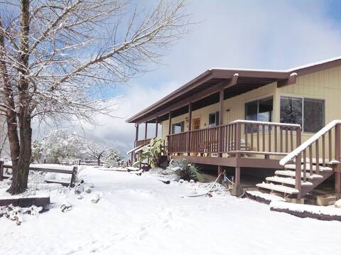 DESERT ROSE RANCH  Mountain retreat - 360 ° views!