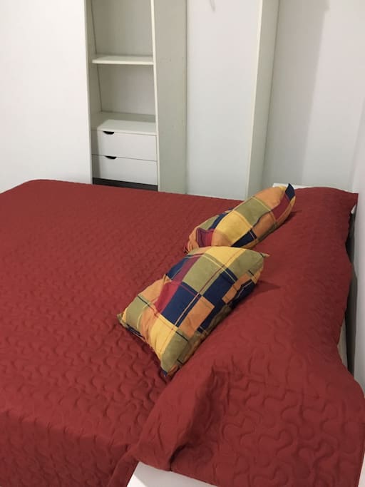 Dormitorio cama matrimonial
