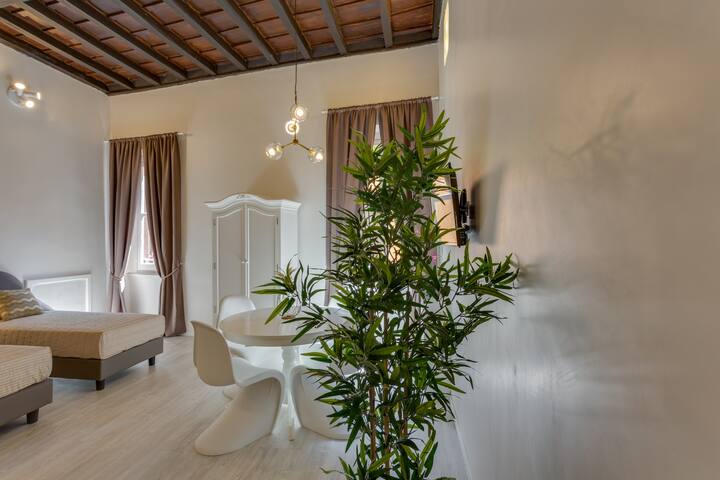 LPM Apartment 5 – Spanish Steps / Barberini gallery image 3