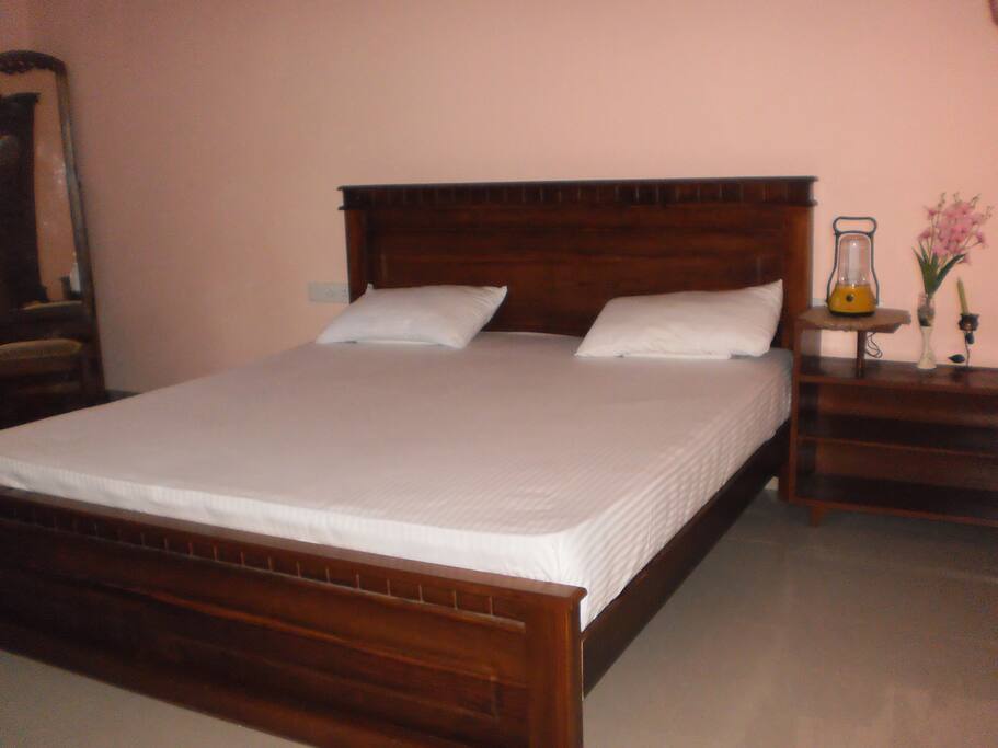 Master bed room 1