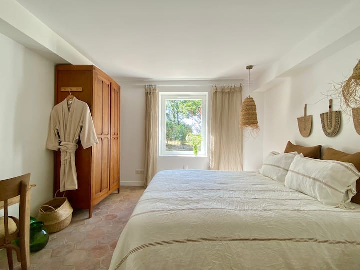 Chambre 2 avec un lit de 160cm