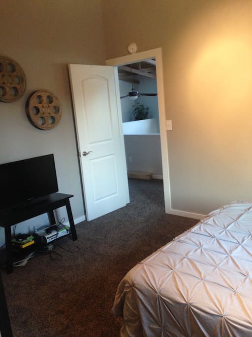 Bedroom #1- Queen Bed