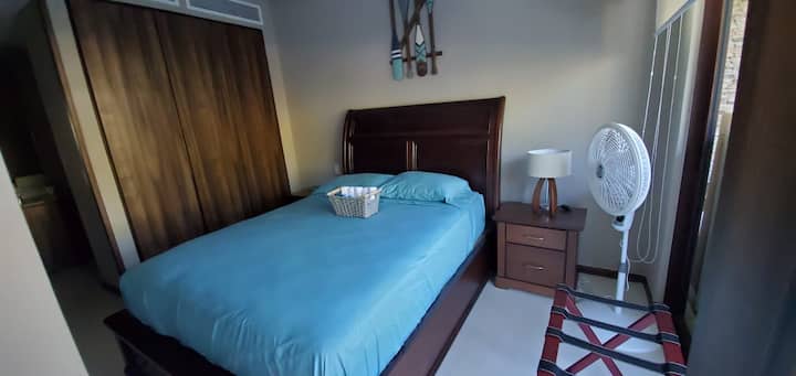 Chumba cha kulala kilicho na mwonekano wa nje