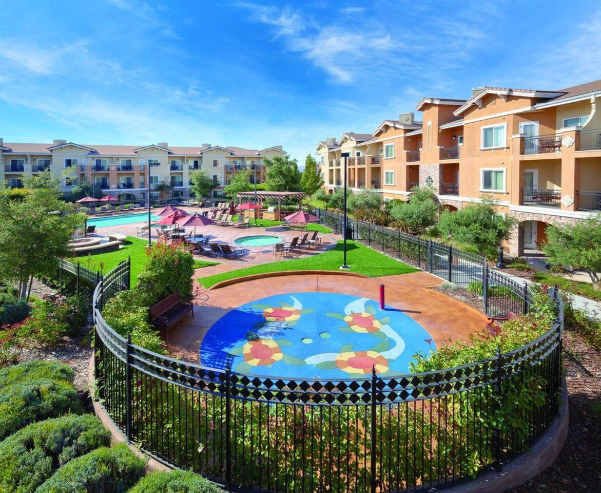 Studio sleeps four at Napa's Finest Resort* Resorts for Rent in Napa