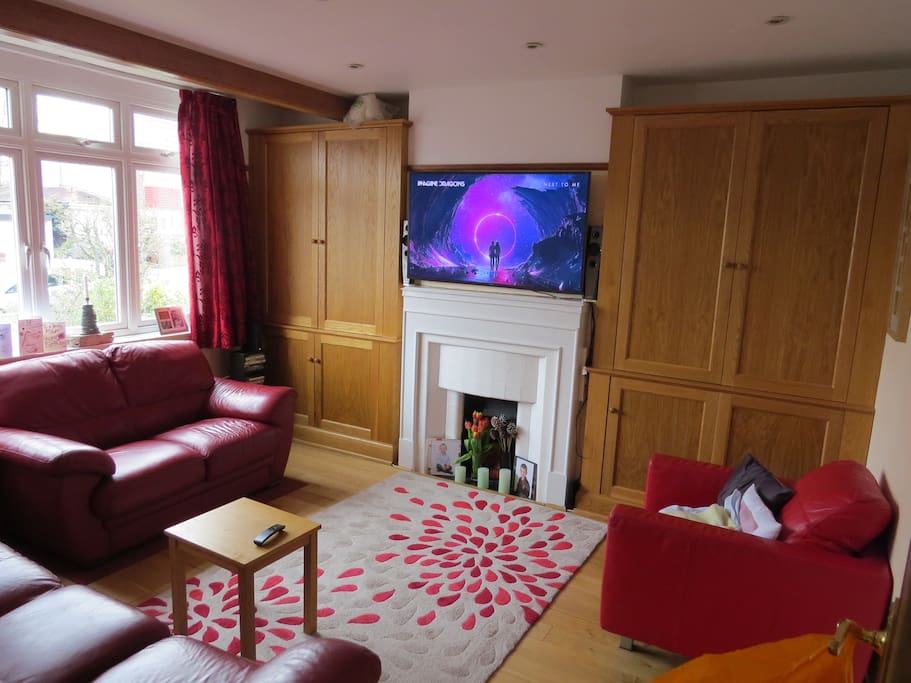 Living room with 3 separate sofa's