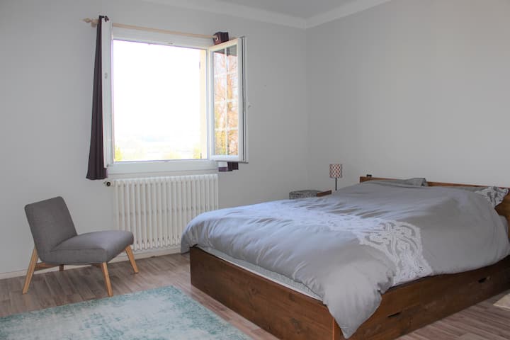 Главна спалня на горния етаж