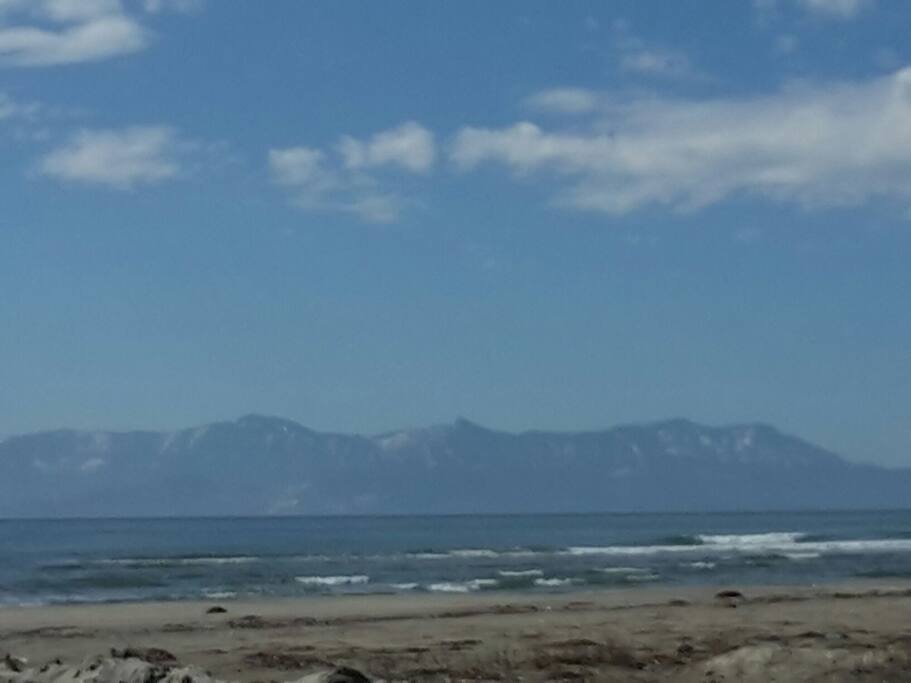 Η ΘΑΛΑΣΣΑ ΜΑΣ ΜΕ ΘΕΑ ΤΗΝ ΘΑΣΣΟ