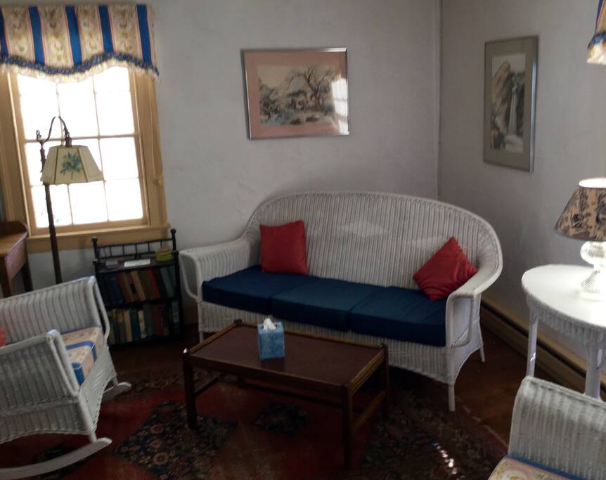 White wicker sofa and chairs