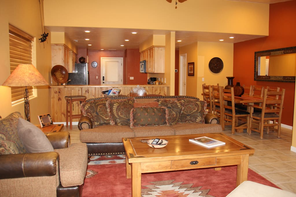 Open living space, great for large groups!