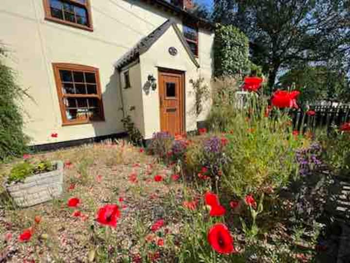 2 Bedroom Cottage with character, near Southwold Houses for Rent in