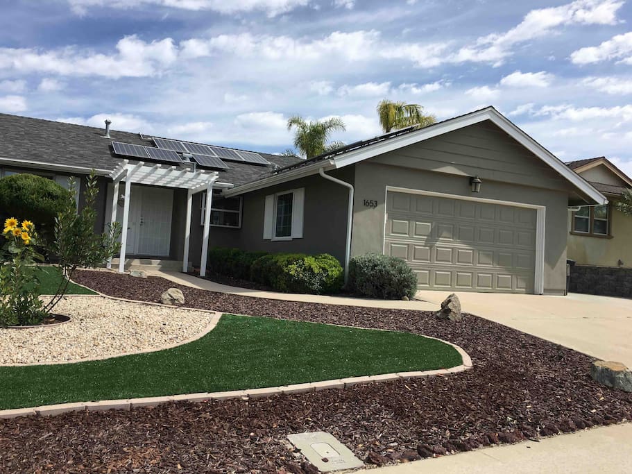 Airbnb Slightly SE of San Diego -- Queen 1