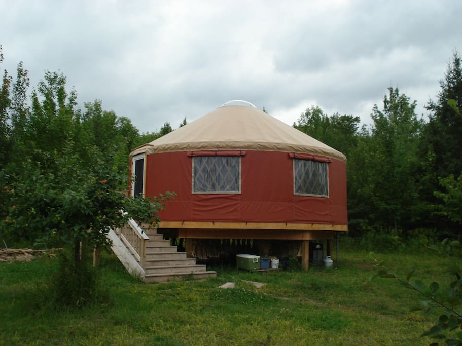 Twisting Twig Gardens and Orchard Rustic Yurt Yurts for Rent in