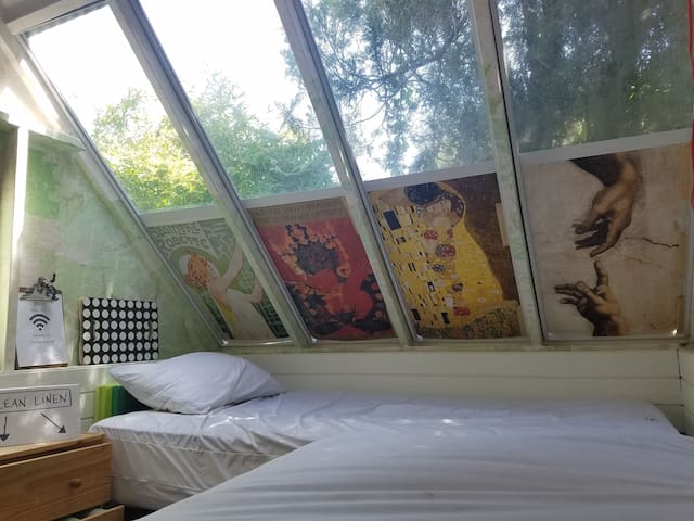 Urban Glamping *  East Bay  * Ashby BART * SF * UC