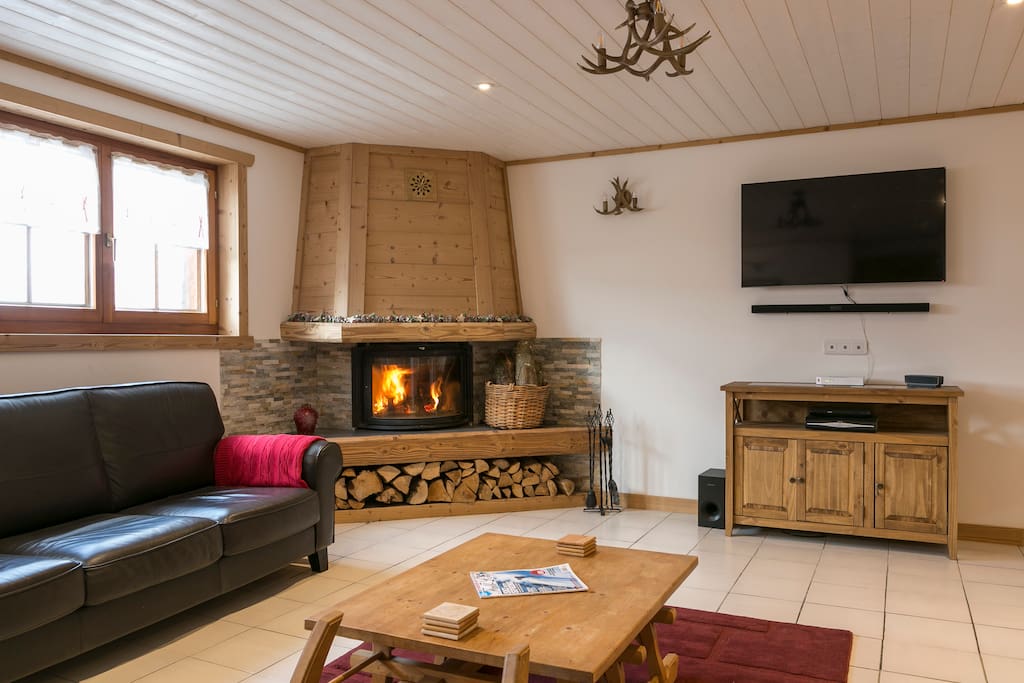 Lounge with Flat Screen TV, SKY SPORTS and log store