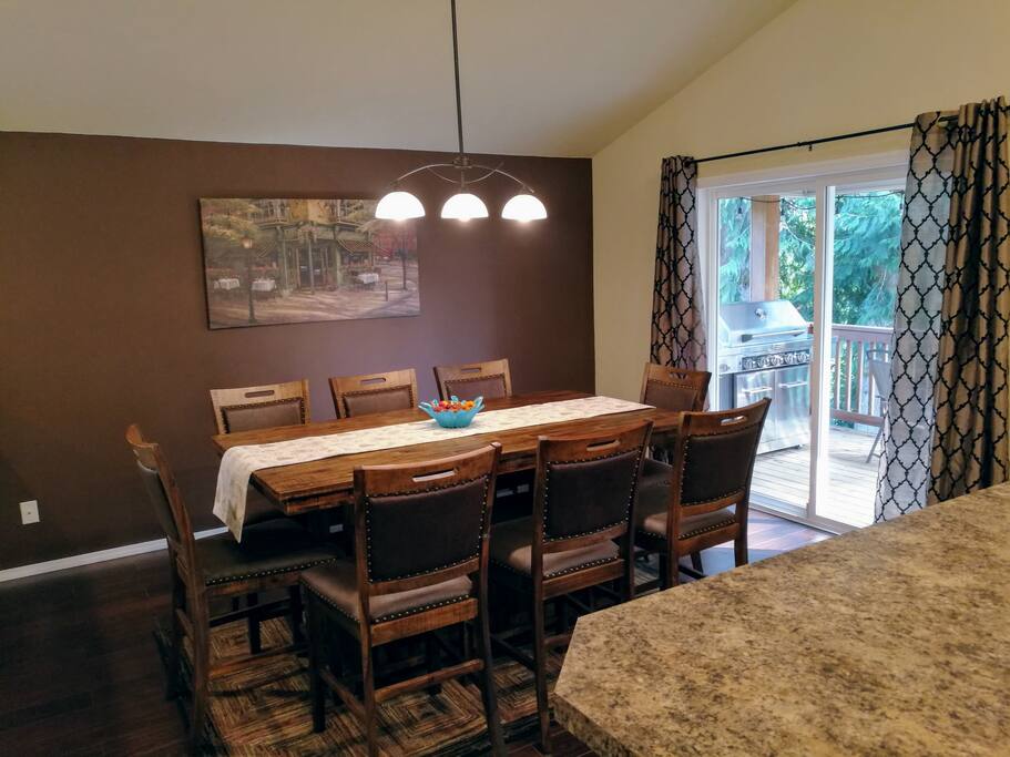 Spend some quality time with your family in the dinning room. We also have a large selection of board games and activities to choose from.