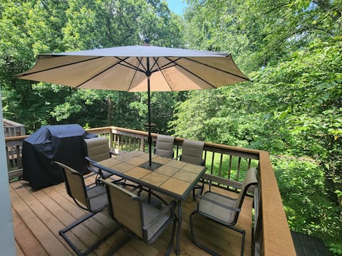 Maryland DC 4BR/3.5b Townhome + Gameroom & Grill