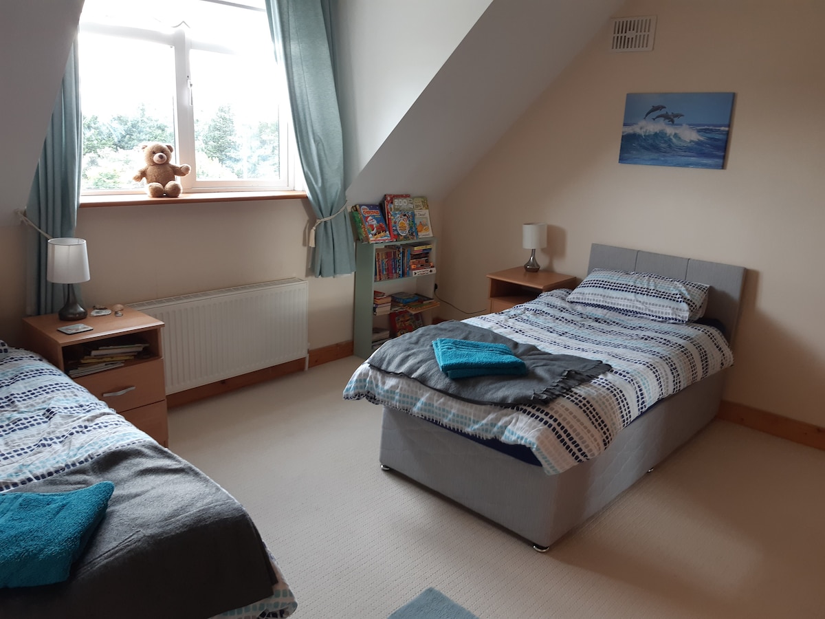 Spavaća soba s dva odvojena kreveta