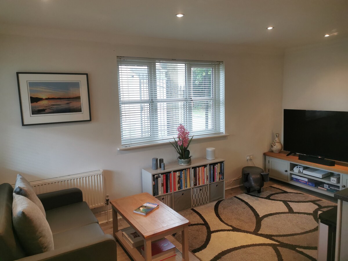 1 bedroom apartment in a quiet secluded location. Flats for Rent in