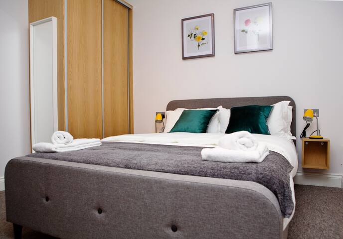 Soho Chambers Apt B, 1st Floor by Indigo Flats gallery image 2