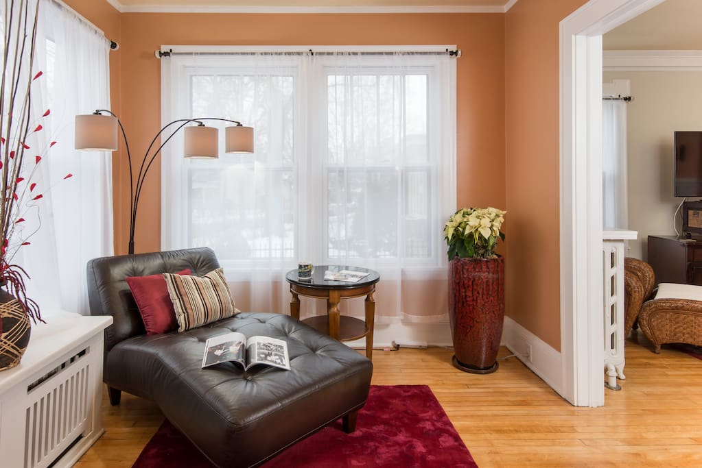 The entry/sunroom is our guests' favorite place to relax and read