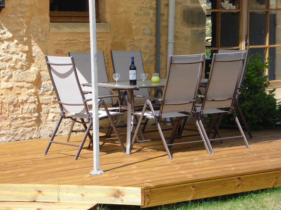 outside dining/manger a terrace