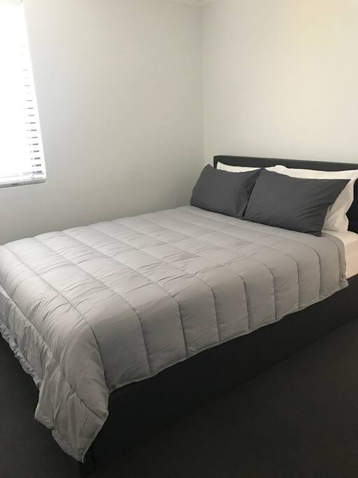 Big Queen size with plenty of wardrobe