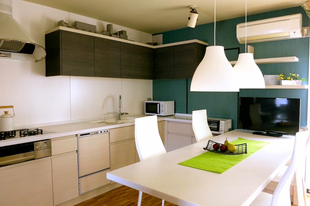 S-3 SUPERIOR STADIO full-equipped kitchen and dining table